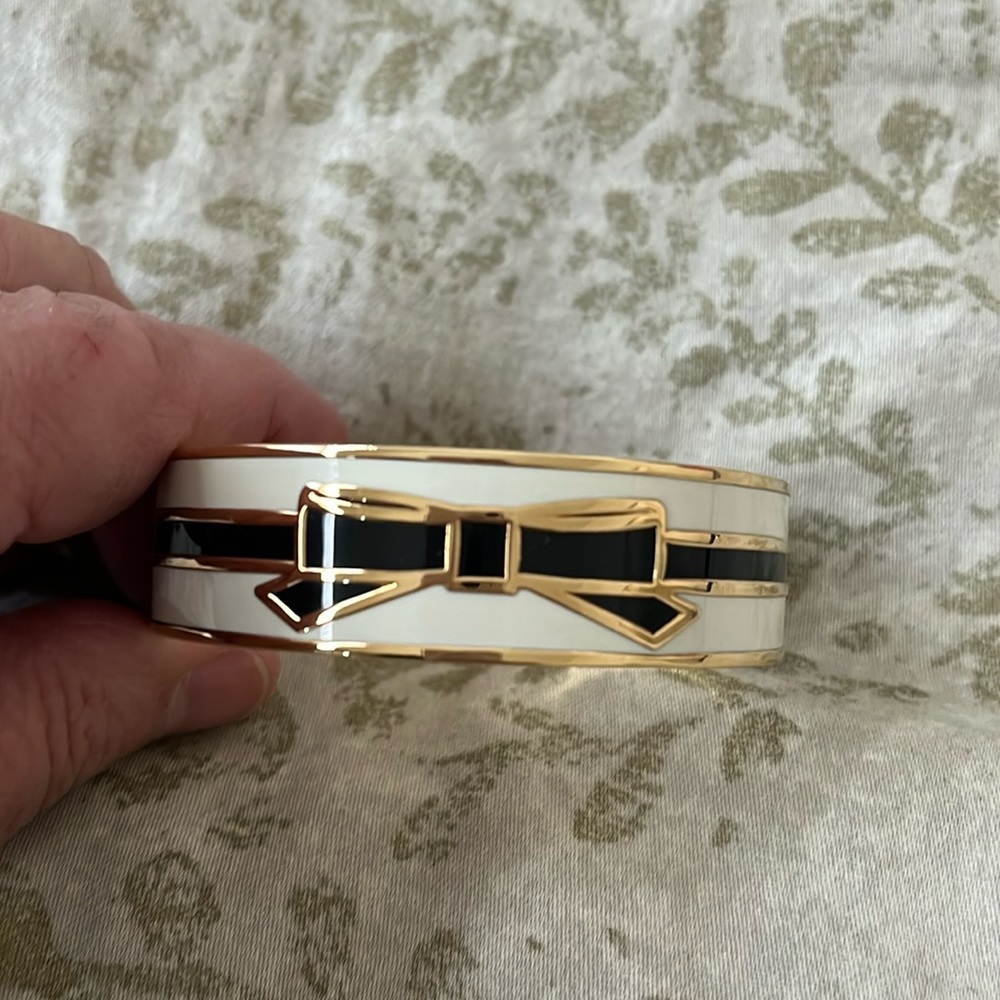 Kate spade all wrapped up bangle bracelet.